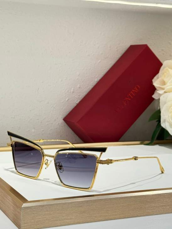 Picture of Valentino Sunglasses _SKUfw71271504fw
